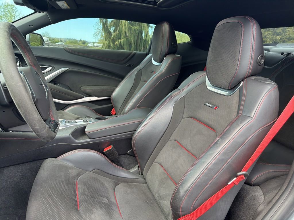 Used 2020 Chevrolet Camaro ZL1 RWD image 8