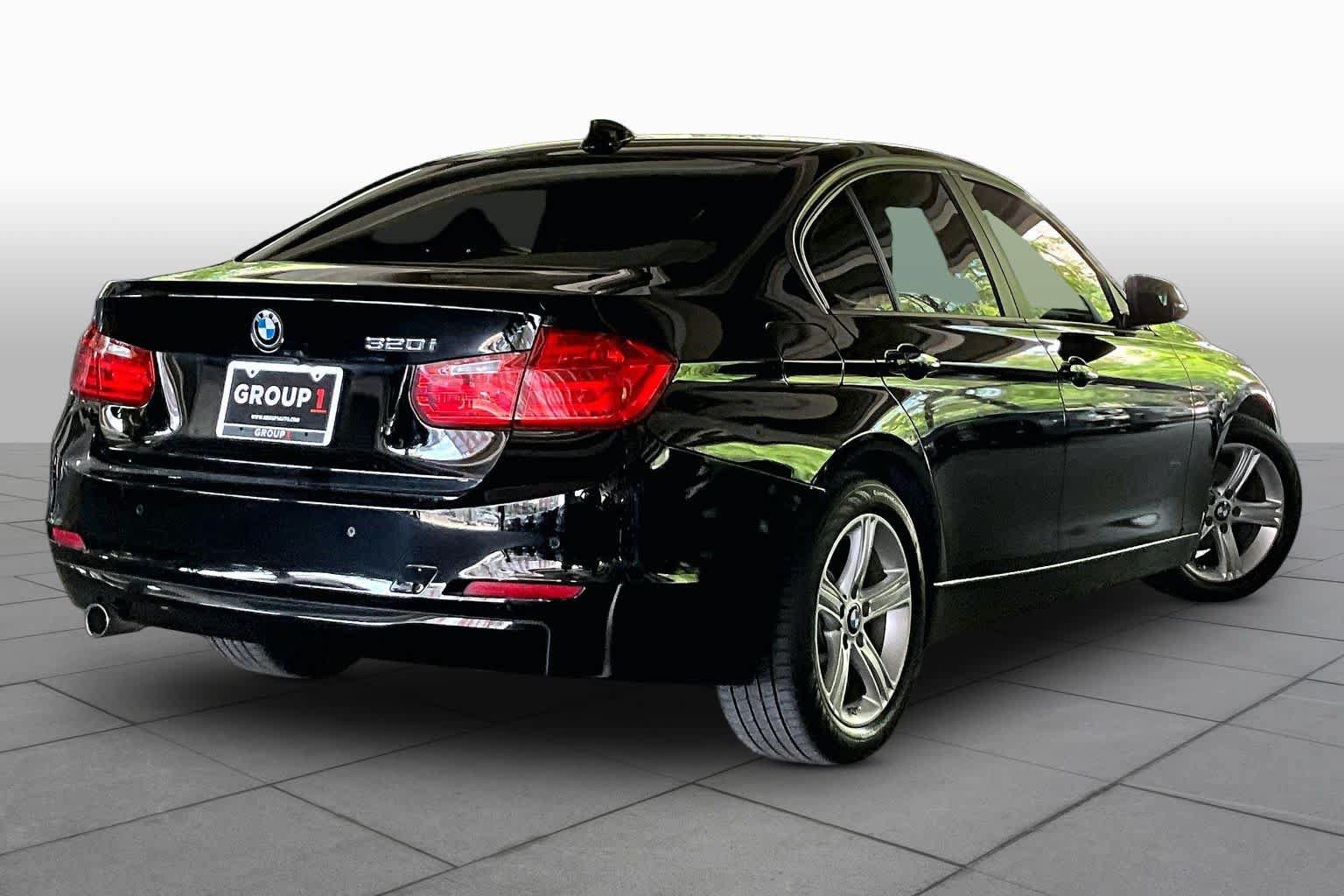 Used 2015 BMW 320i Sedan RWD image 12