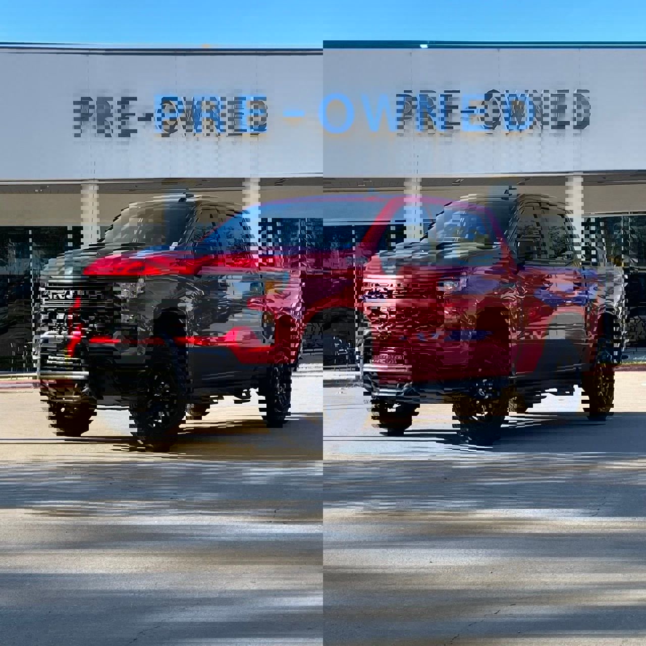 Used 2024 Chevrolet Silverado 1500 Custom Trail Boss w/ LPO, Dark Essentials Package image 2