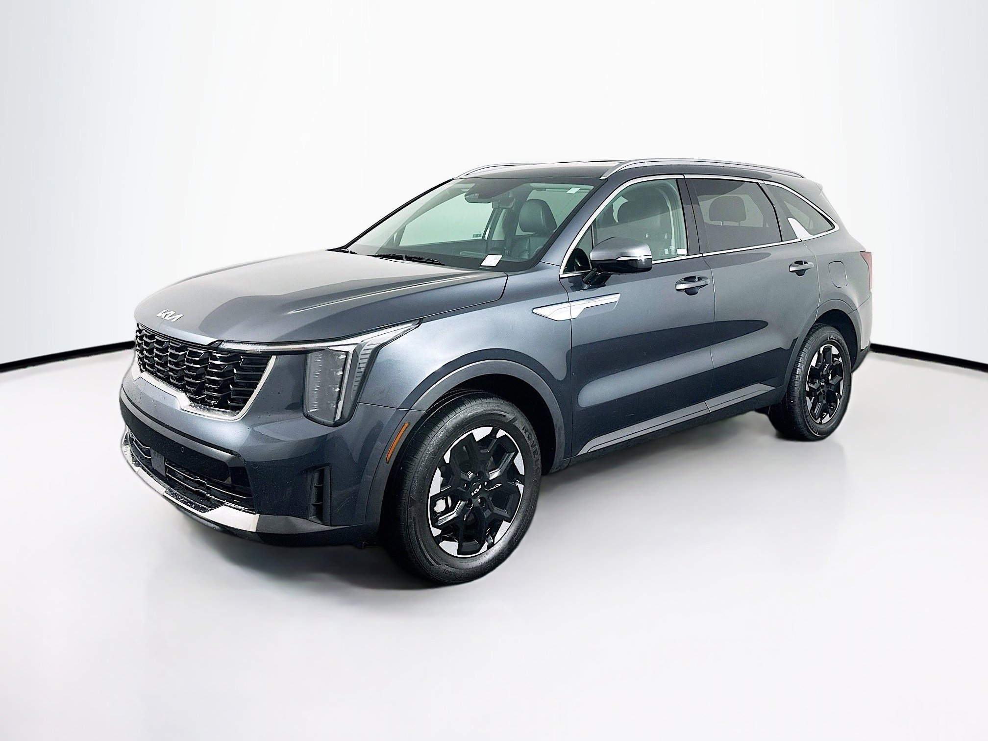 Used 2024 Kia Sorento S image 3