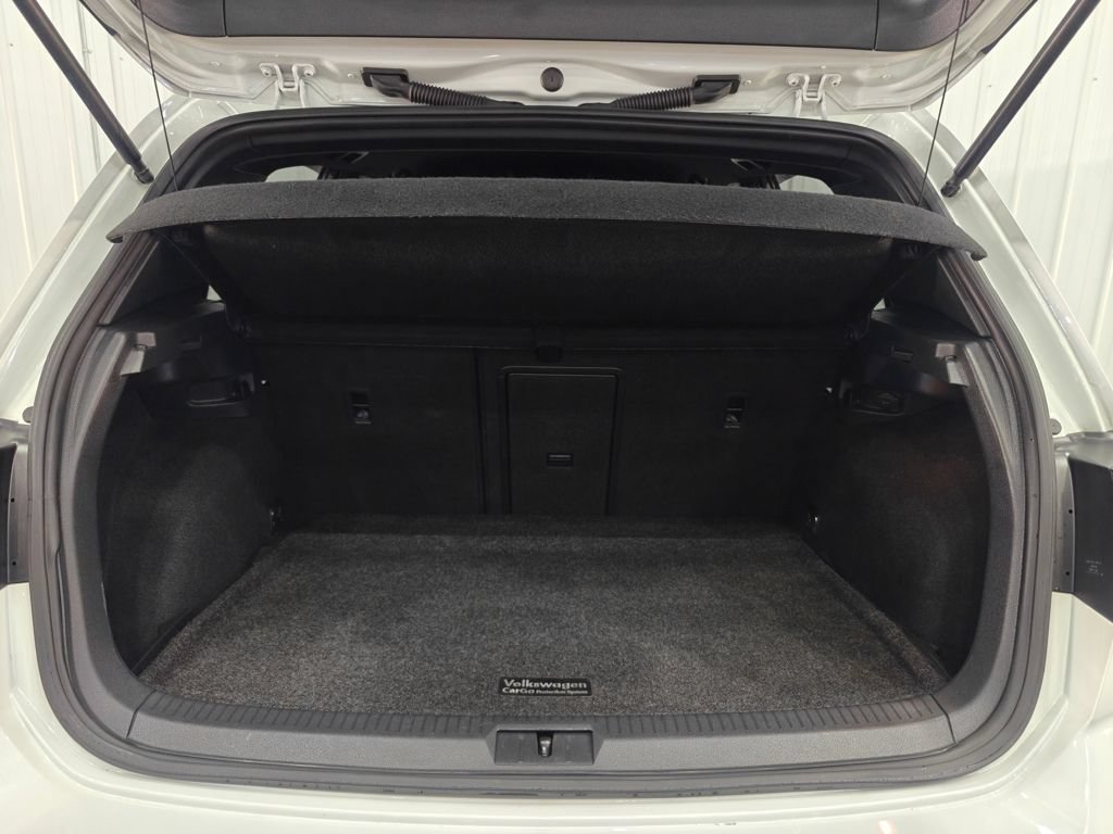 Used 2019 Volkswagen Golf R 4-Door AWD/4WD image 31