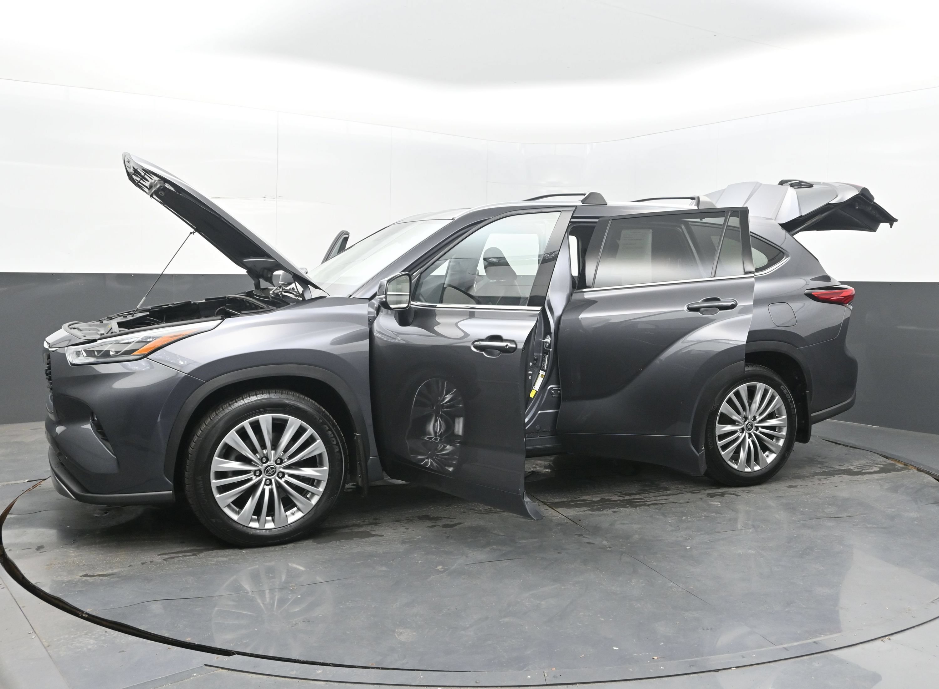 Used 2022 Toyota Highlander Platinum AWD/4WD image 40