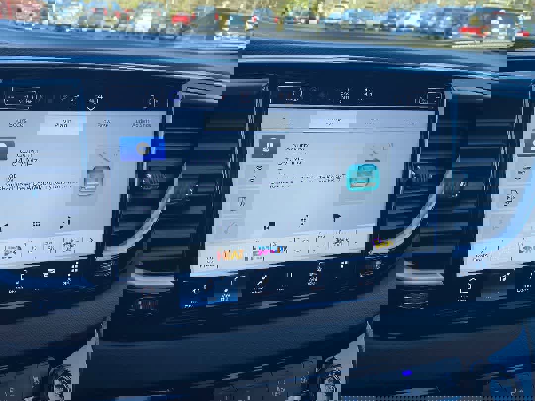 New 2026 Chrysler Voyager LX image 16