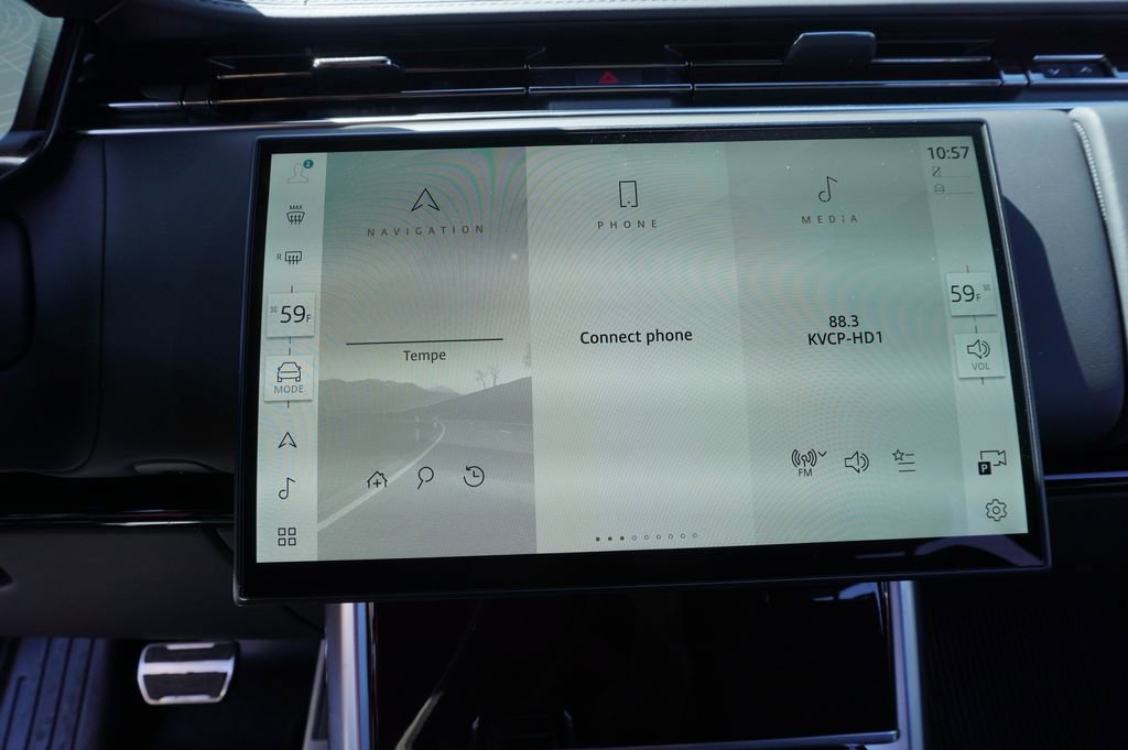Used 2025 Land Rover Range Rover Long Wheelbase SE image 21
