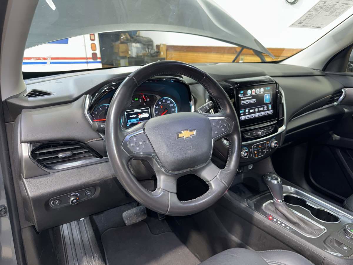 Used 2019 Chevrolet Traverse LT image 16