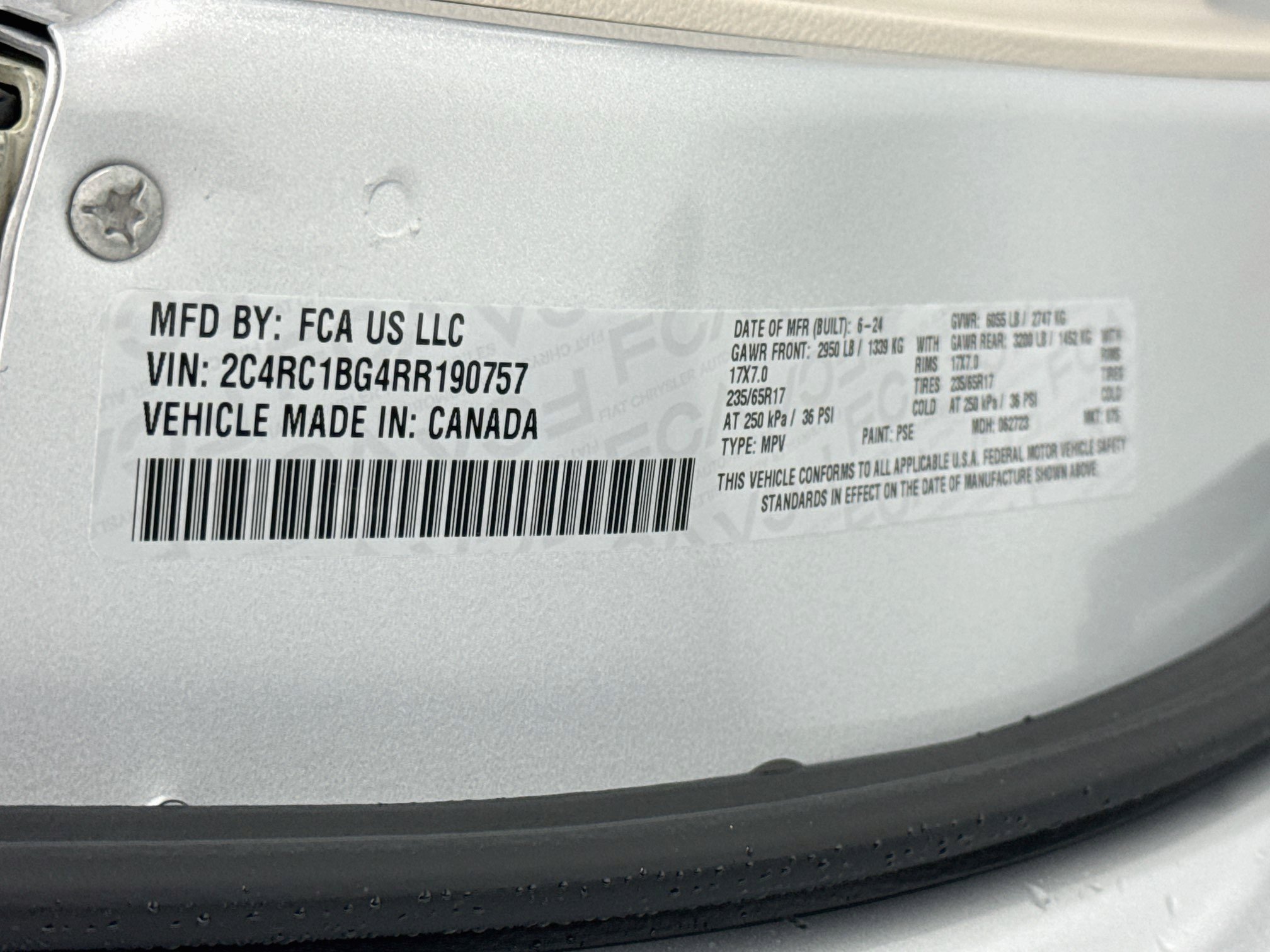 Used 2024 Chrysler Pacifica Touring-L FWD image 32