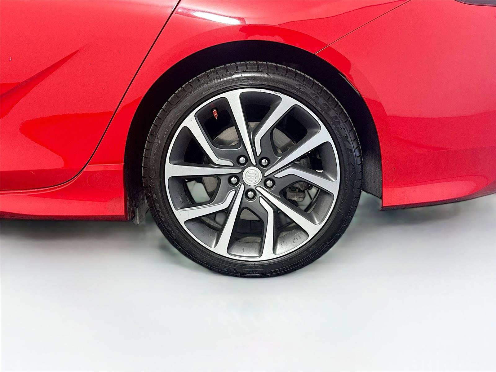 Used 2018 Buick Regal GS w/ Driver Confidence Package #2 image 28