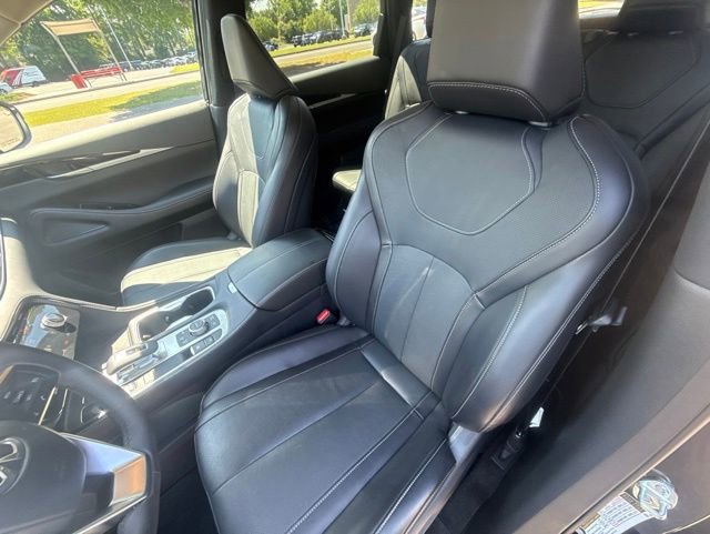 Used 2025 INFINITI QX60 Pure w/ Cargo Package FWD image 24