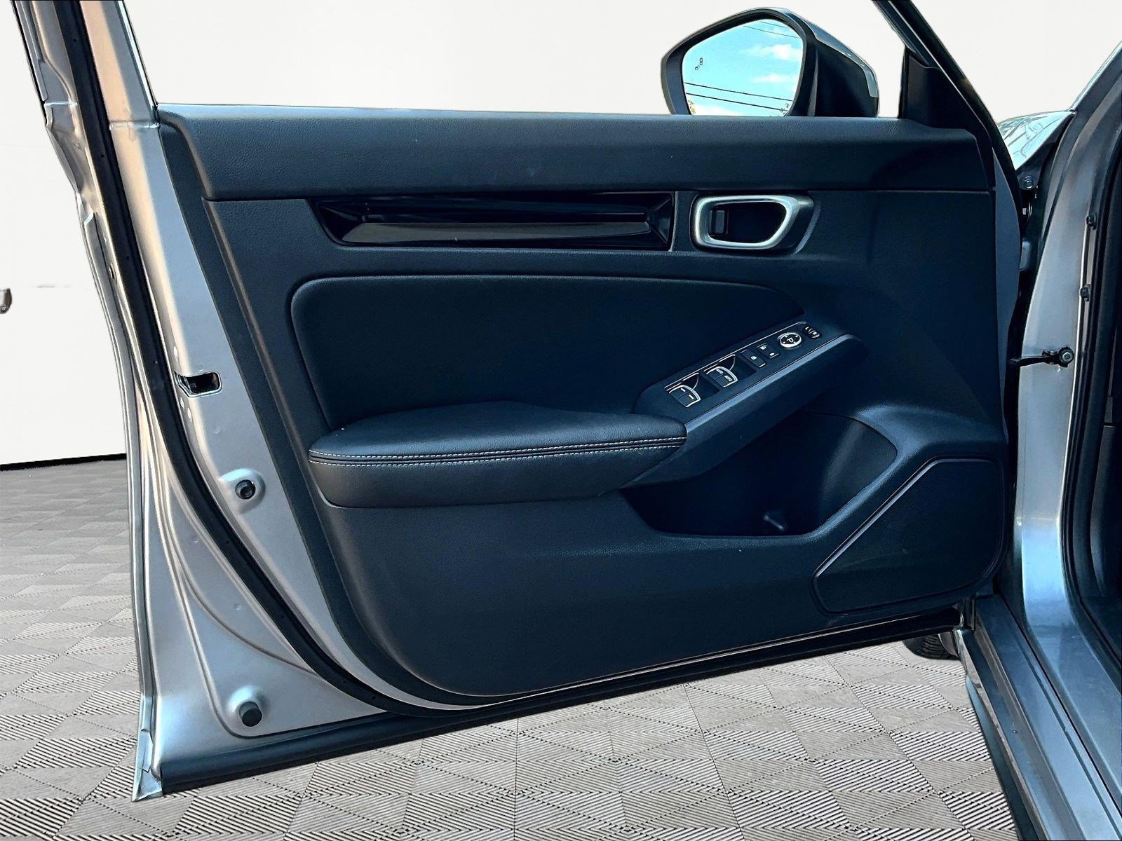 Used 2023 Honda Civic EX-L image 19