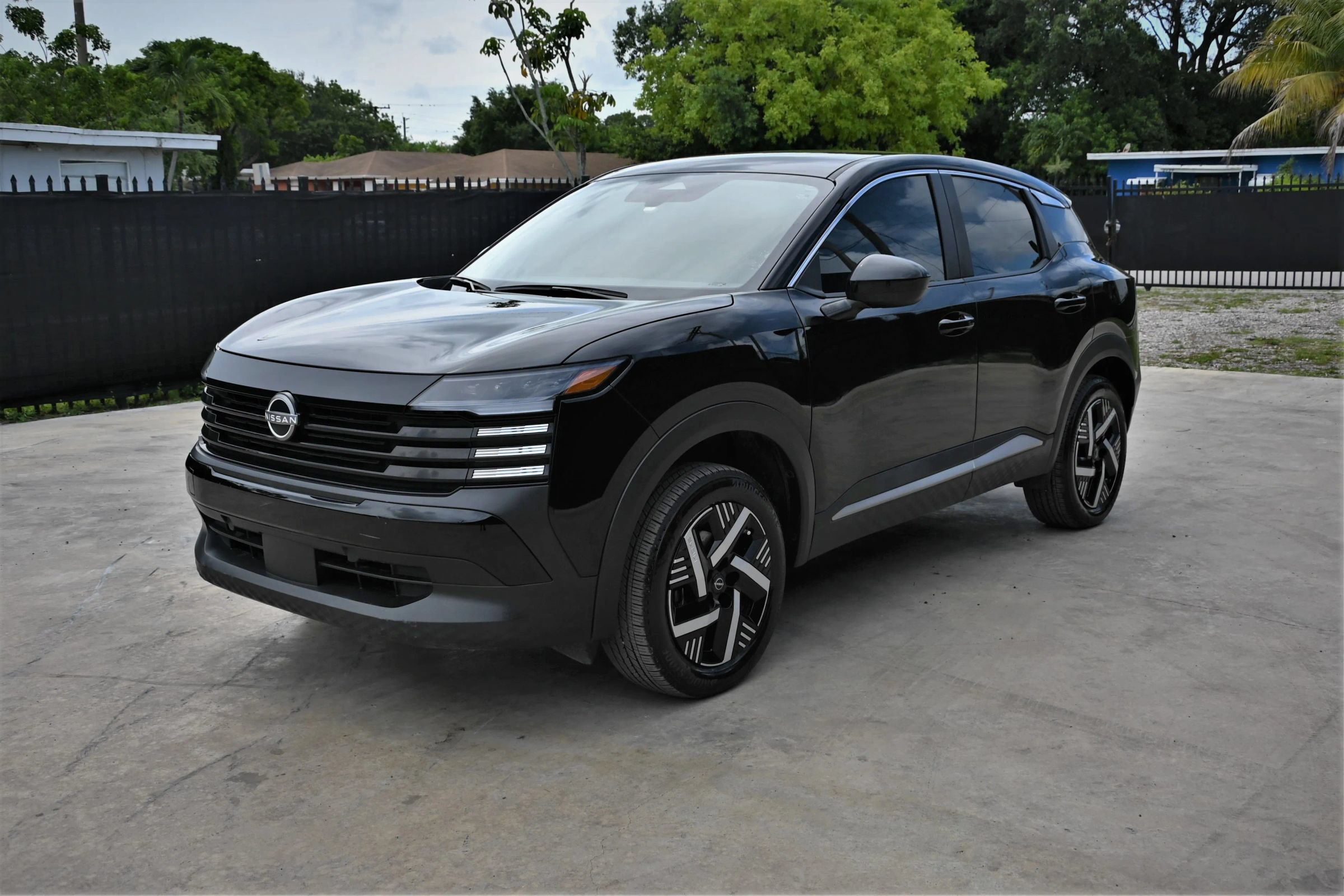 Used 2025 Nissan Kicks SV