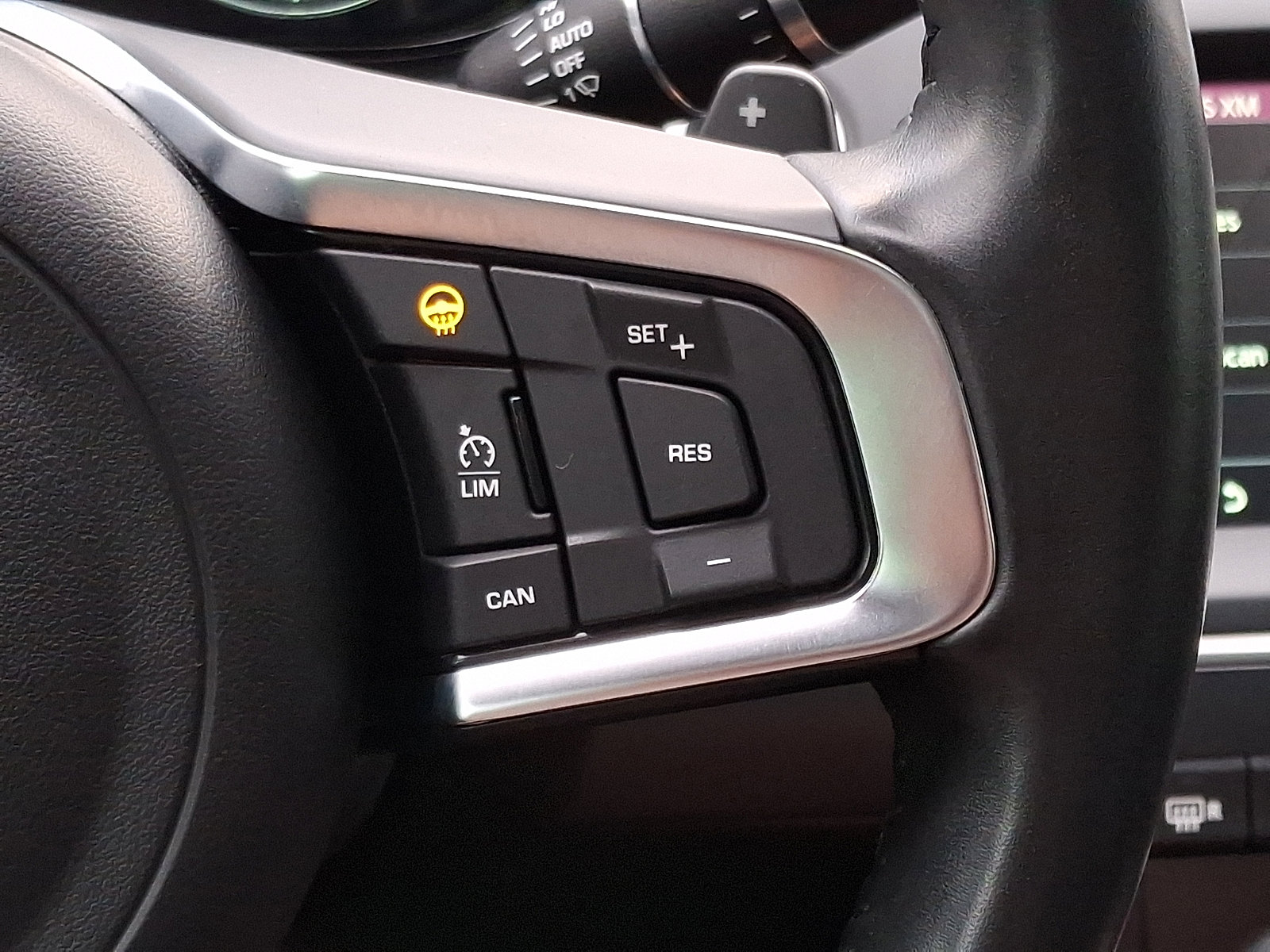 Used 2020 Jaguar E-PACE SE AWD/4WD image 23