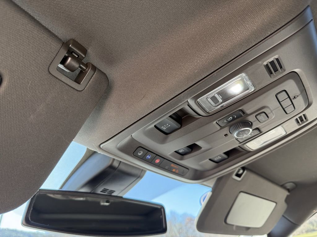 Used 2022 Chevrolet Suburban Z71 w/ Z71 Off-Road Package image 29