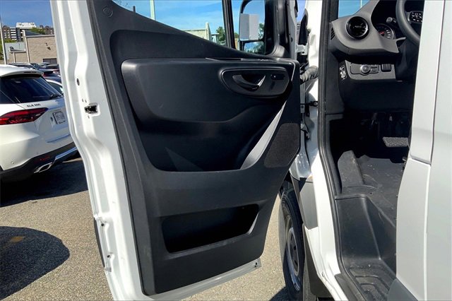 Used 2024 Mercedes-Benz Sprinter 2500 image 15
