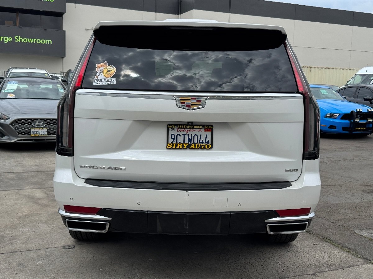 Used 2022 Cadillac Escalade Luxury AWD/4WD image 10