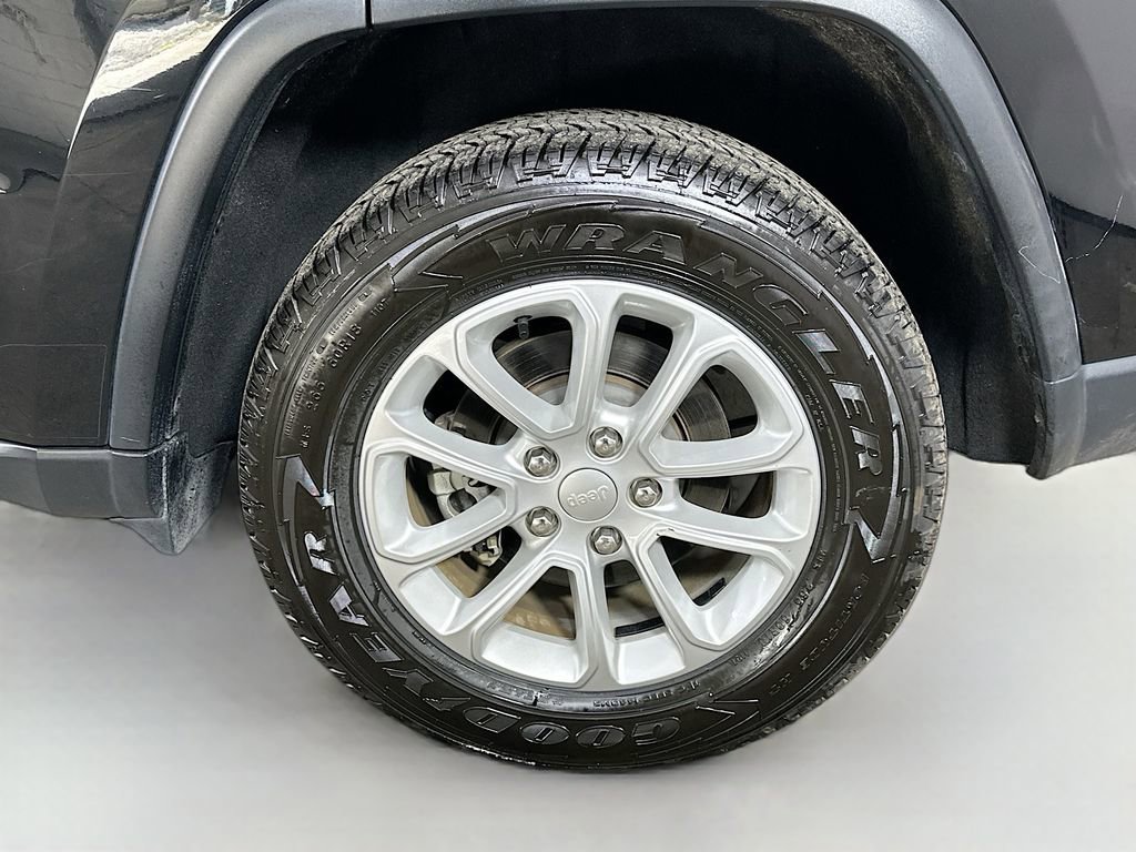 Used 2021 Jeep Grand Cherokee Laredo X image 8