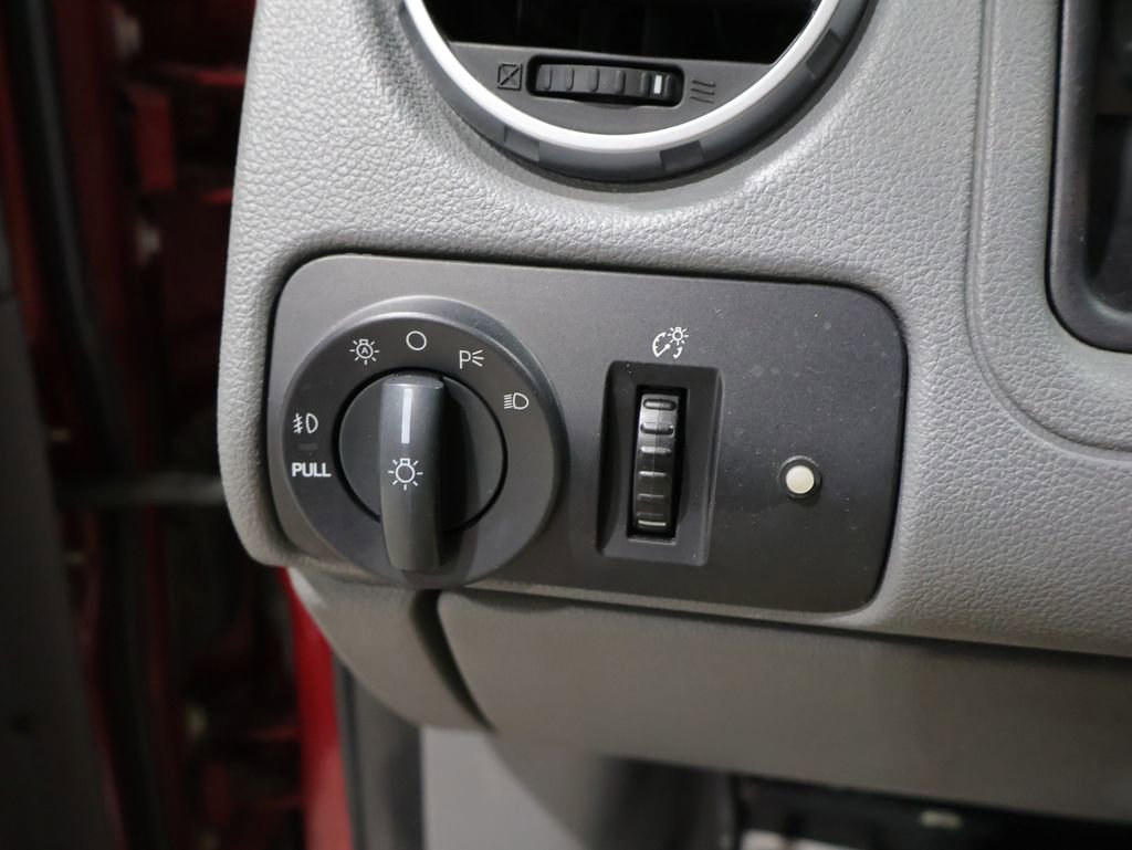 Used 2006 Ford Freestyle SEL image 29