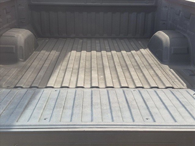 Used 2022 Chevrolet Silverado 1500 LT RWD image 6