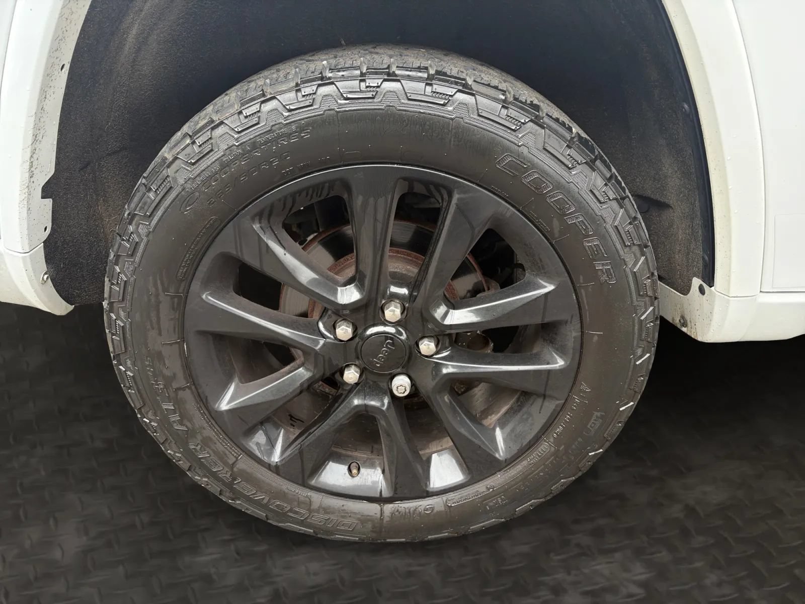 Used 2019 Jeep Grand Cherokee Altitude AWD/4WD image 40