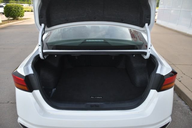 Used 2025 Nissan Altima 2.5 SV image 9