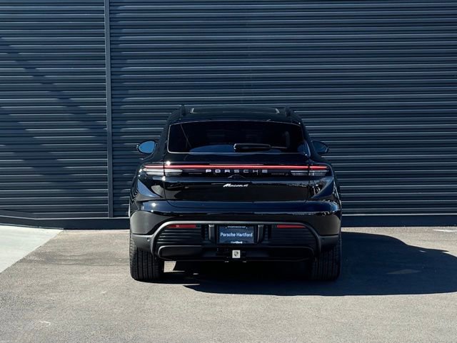 New 2025 Porsche Macan 4 Electric image 6