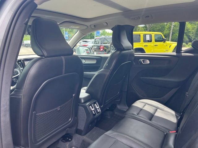 Used 2024 Volvo XC40 B5 Plus AWD/4WD image 17