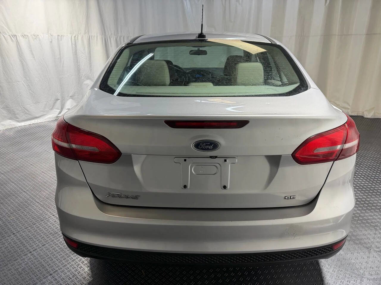 Used 2017 Ford Focus SE FWD image 6