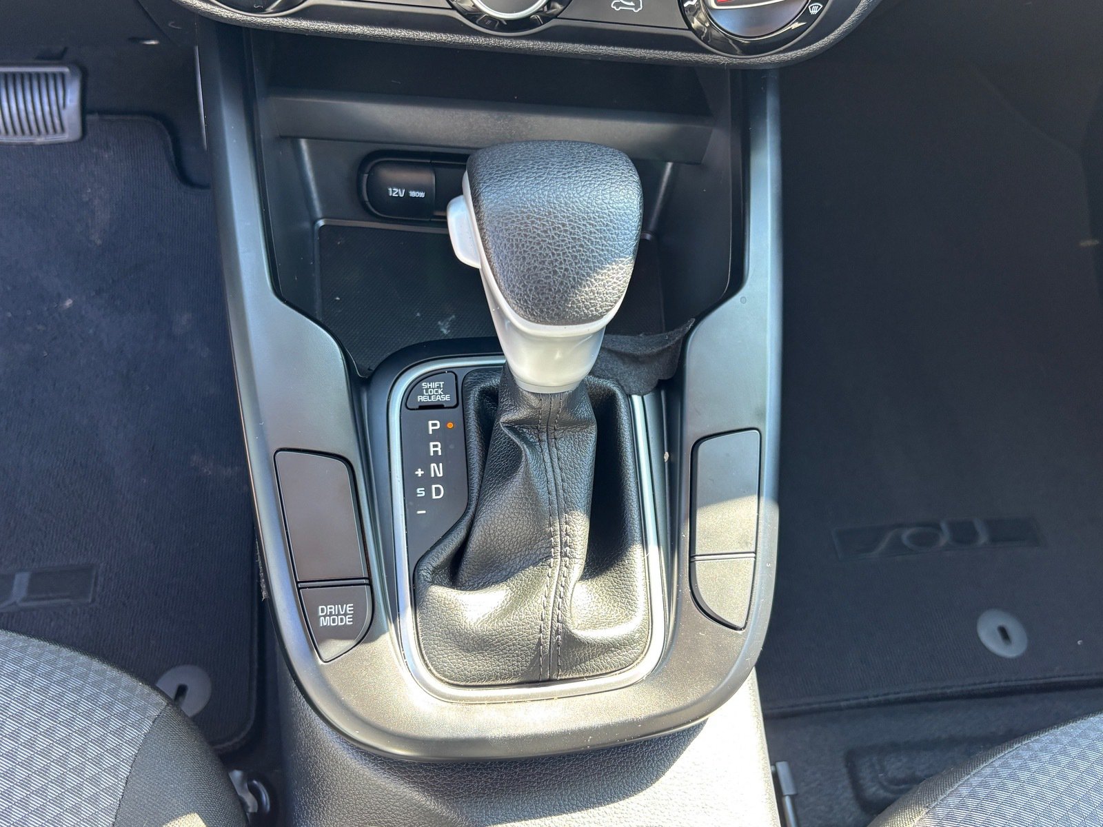 Used 2025 Kia Soul LX w/ LX Technology Package FWD image 16