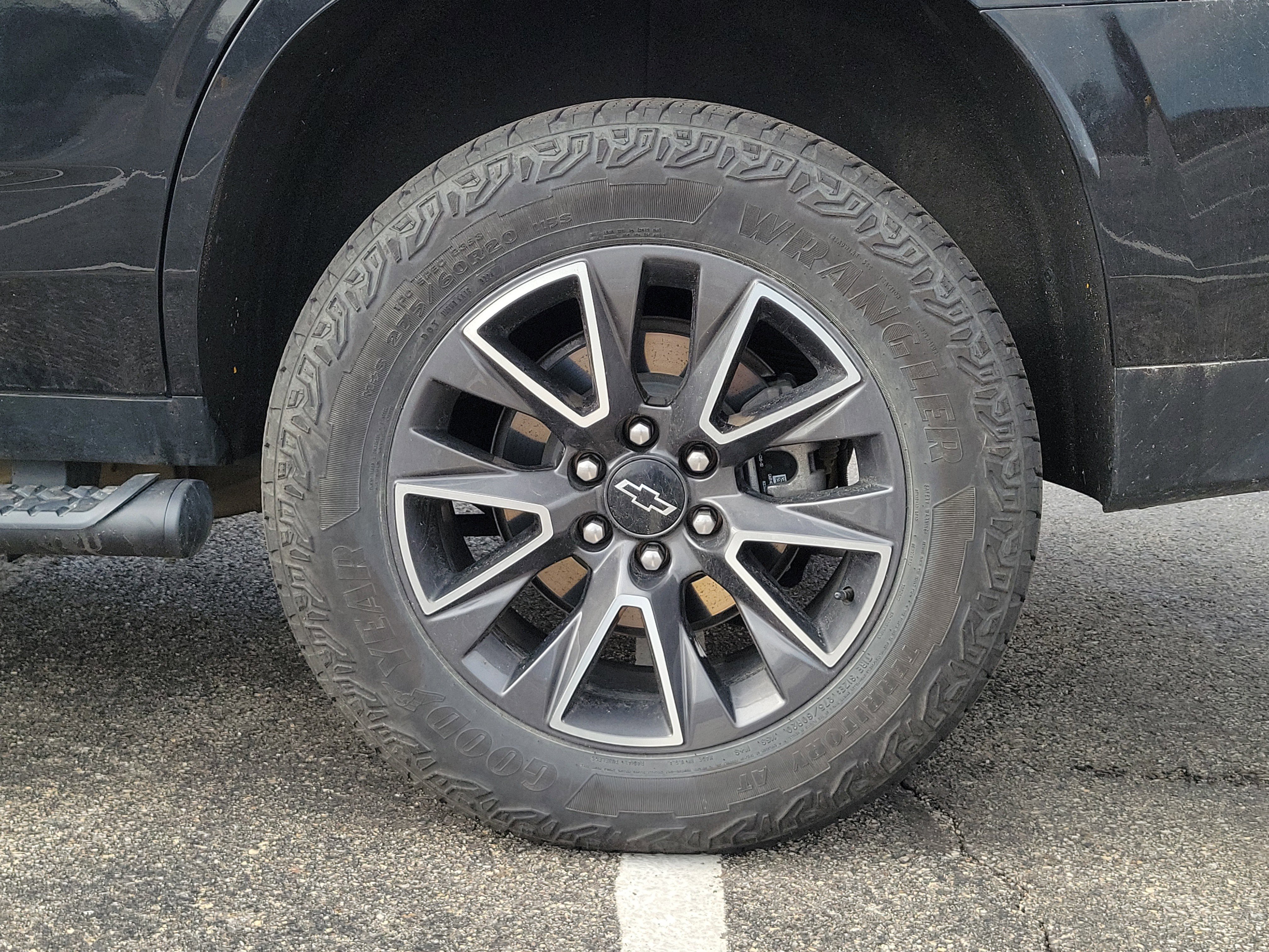 Used 2024 Chevrolet Tahoe Z71 w/ Z71 Off-Road Package image 5