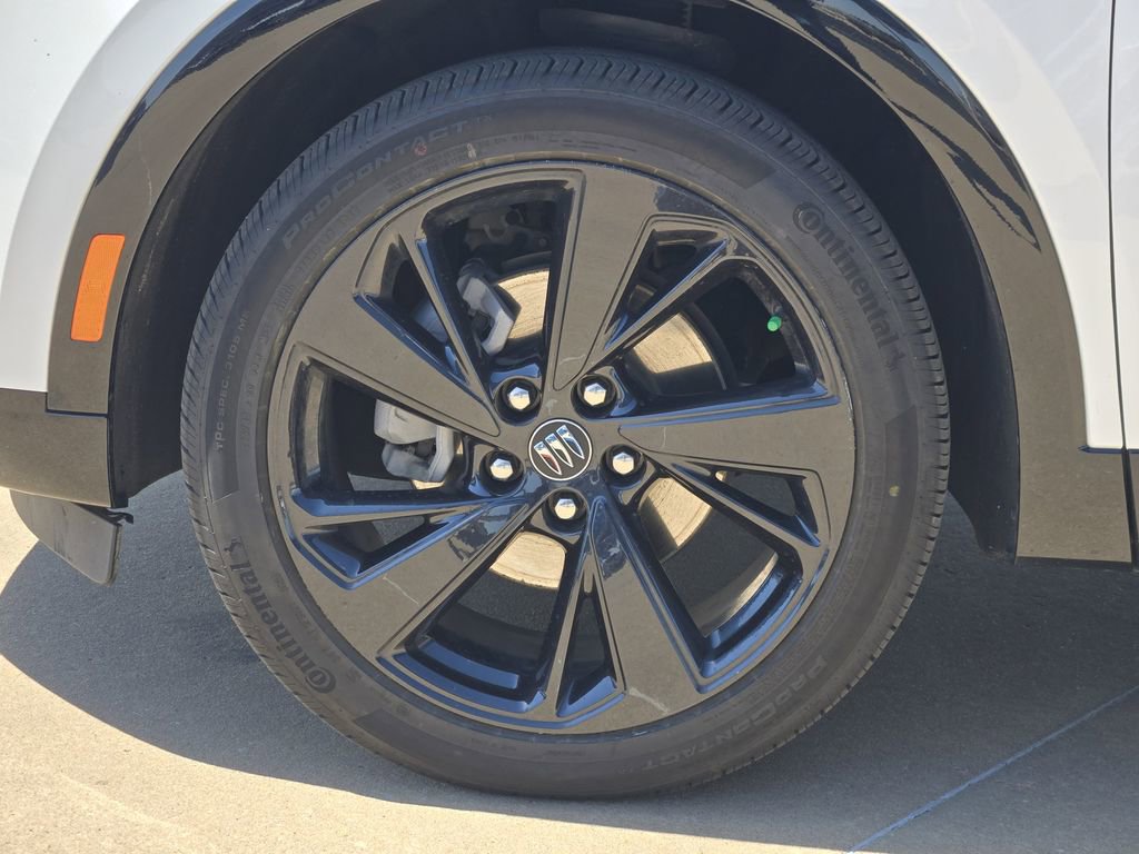 Used 2025 Buick Envision Sport Touring image 27