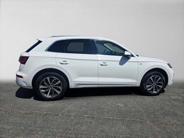 Used 2023 Audi Q5 2.0T Premium Plus w/ Premium Plus Package AWD/4WD image 2
