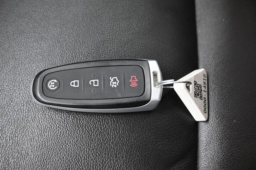 Used 2018 Ford Escape Titanium image 32