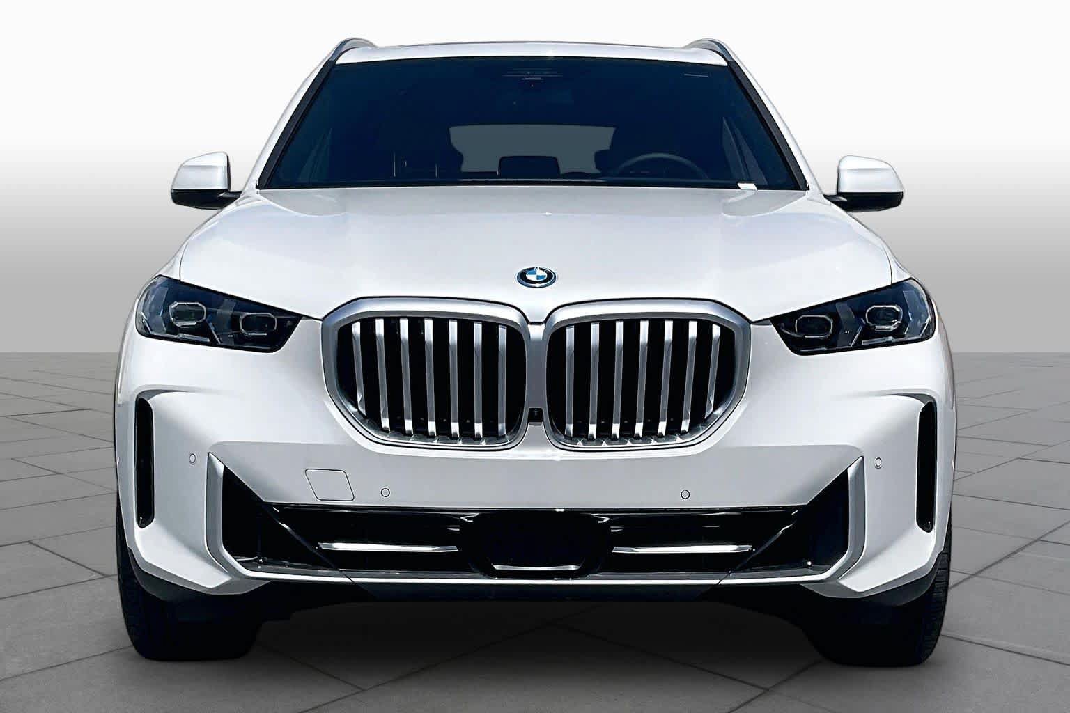 New 2026 BMW X5 xDrive50e AWD/4WD image 3