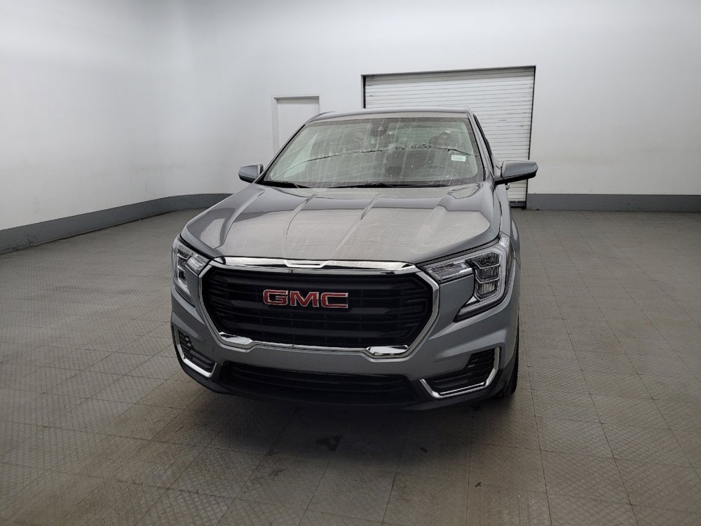 Used 2024 GMC Terrain SLE image 15