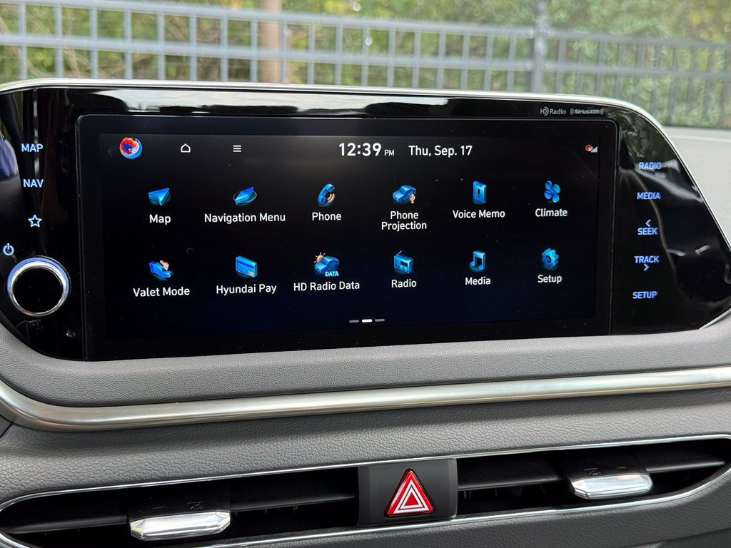 Certified 2023 Hyundai Sonata SEL w/ Preferred Accessory Package FWD image 18