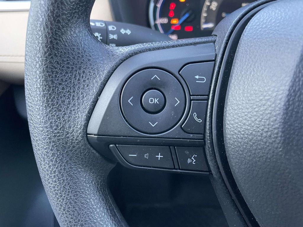 Used 2025 Toyota RAV4 LE image 32