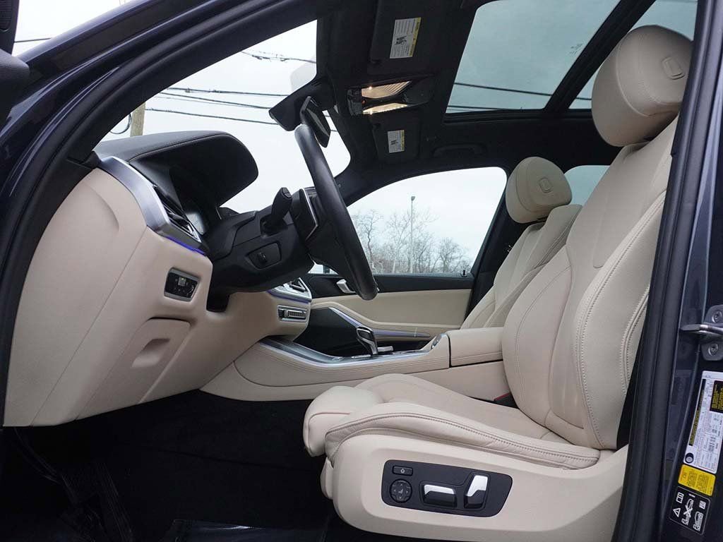 Used 2022 BMW X5 xDrive40i w/ Premium Package AWD/4WD image 36