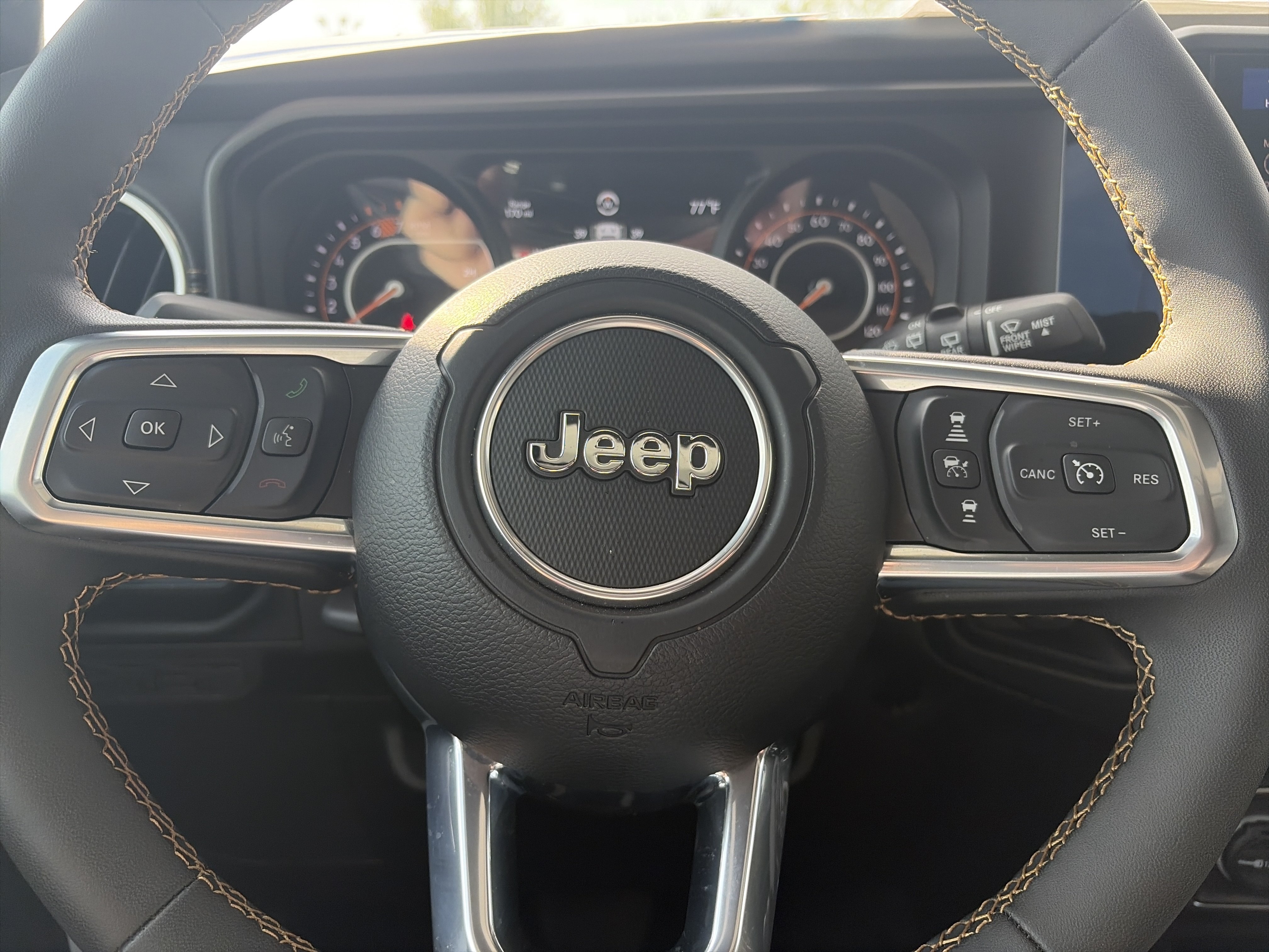 Used 2024 Jeep Wrangler Unlimited Sahara w/ Technology Group AWD/4WD image 20