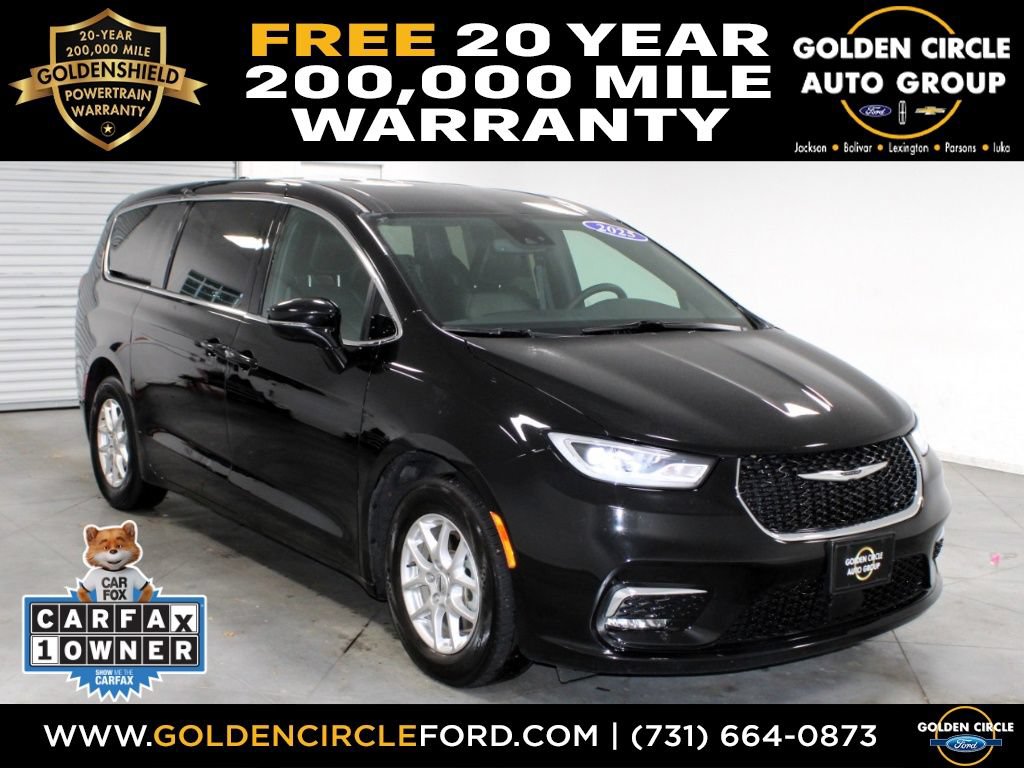 Used 2025 Chrysler Pacifica Select