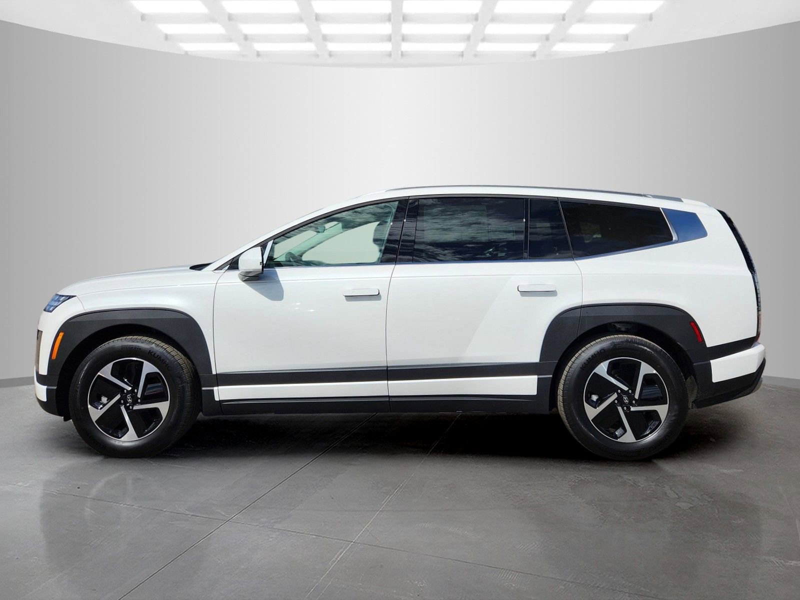 New 2026 Hyundai Ioniq 9 S image 3