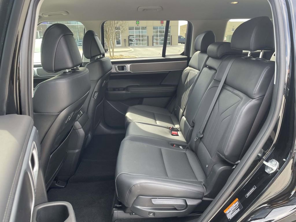 Certified 2025 Hyundai Santa Fe SEL image 4