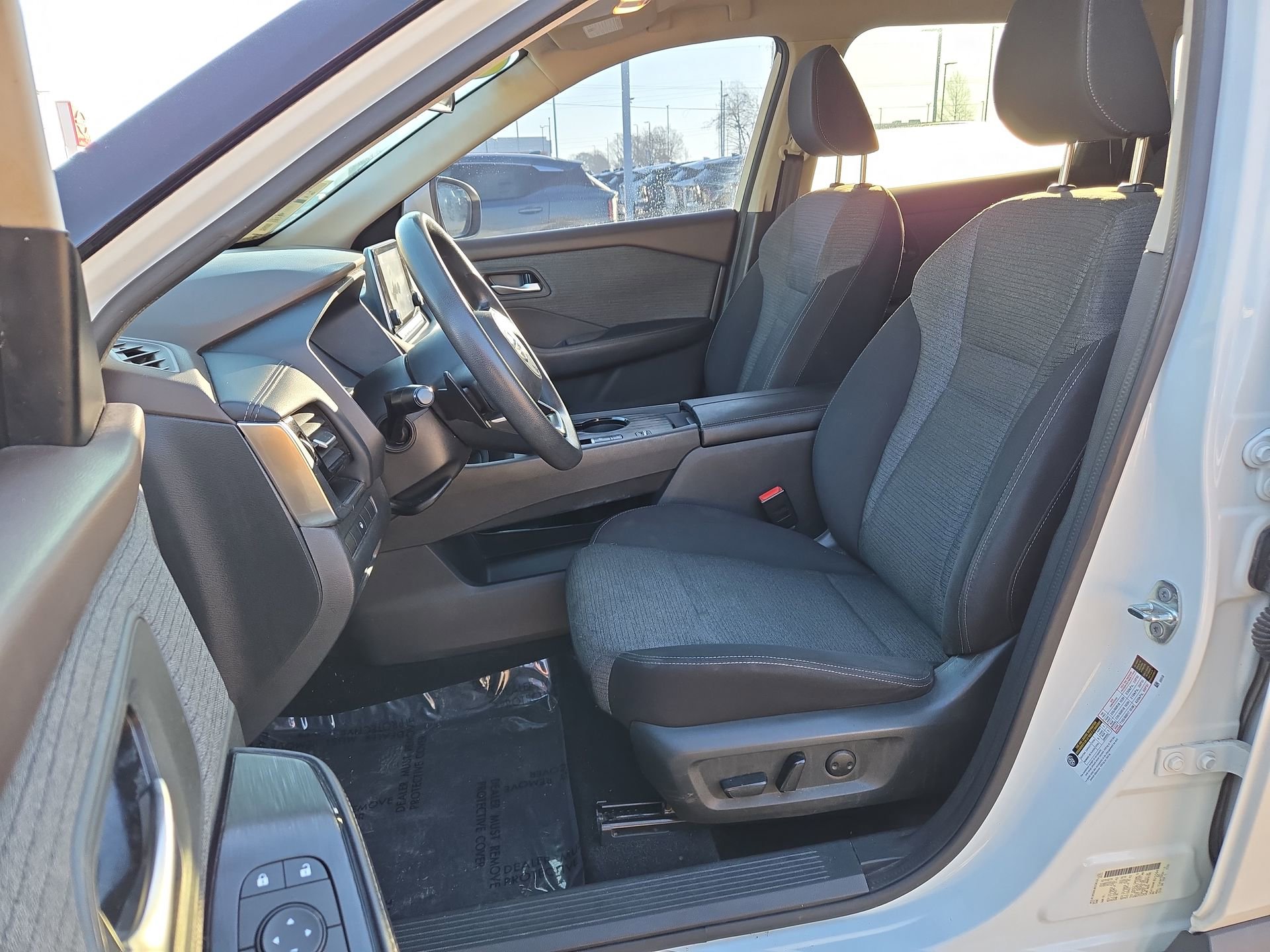 Used 2021 Nissan Rogue SV image 10