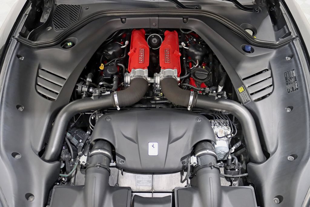 Used 2016 Ferrari California T RWD image 33