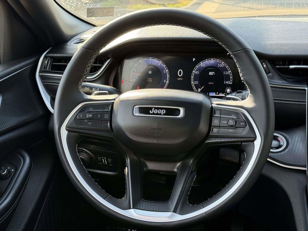 Used 2024 Jeep Grand Cherokee Laredo X w/ Luxury Tech Group I AWD/4WD image 20