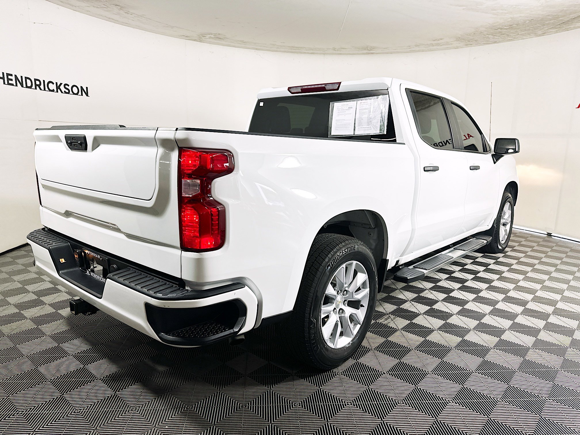 Used 2023 Chevrolet Silverado 1500 Custom image 3