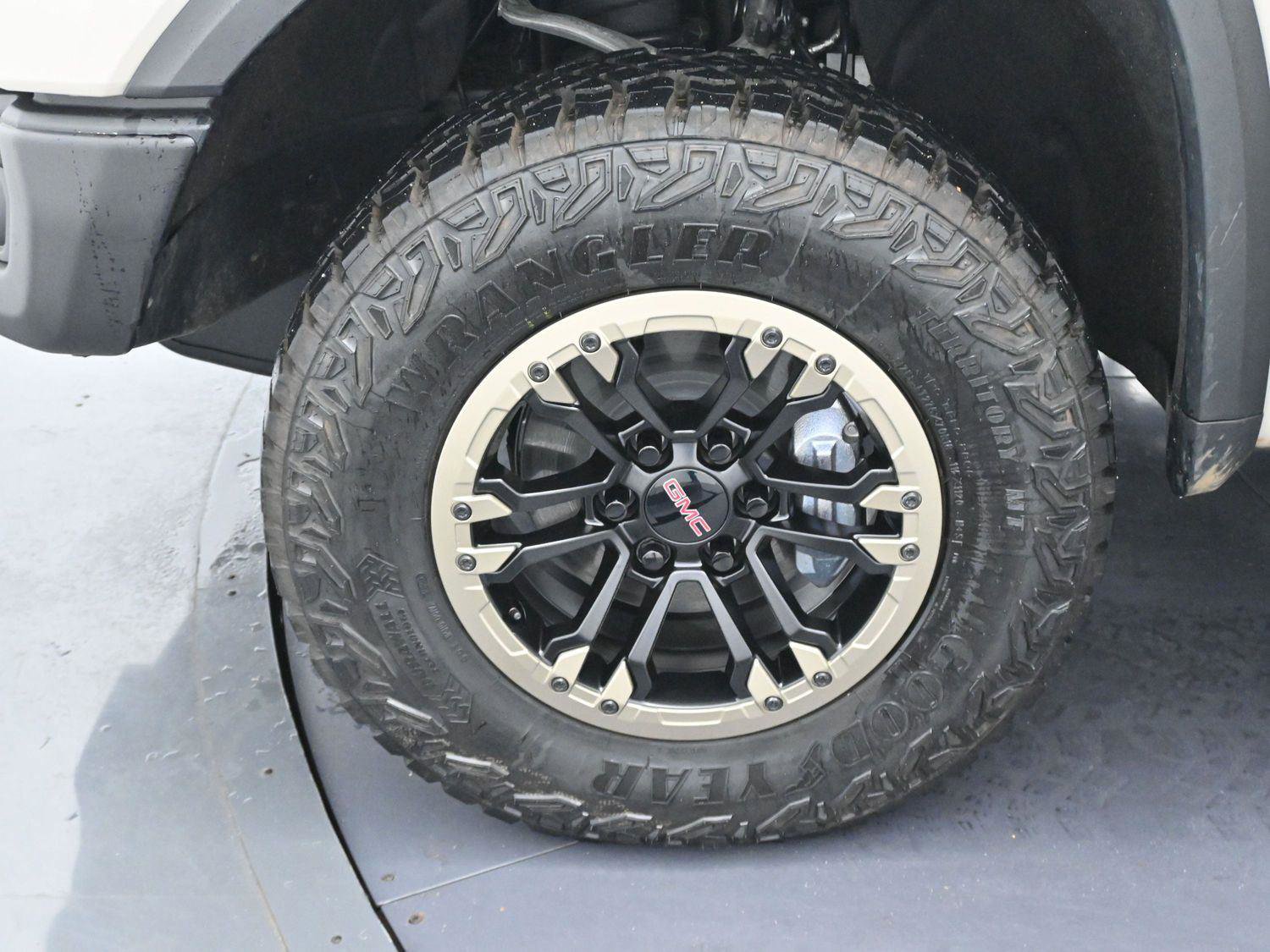 Used 2026 GMC Sierra 1500 AT4X image 38