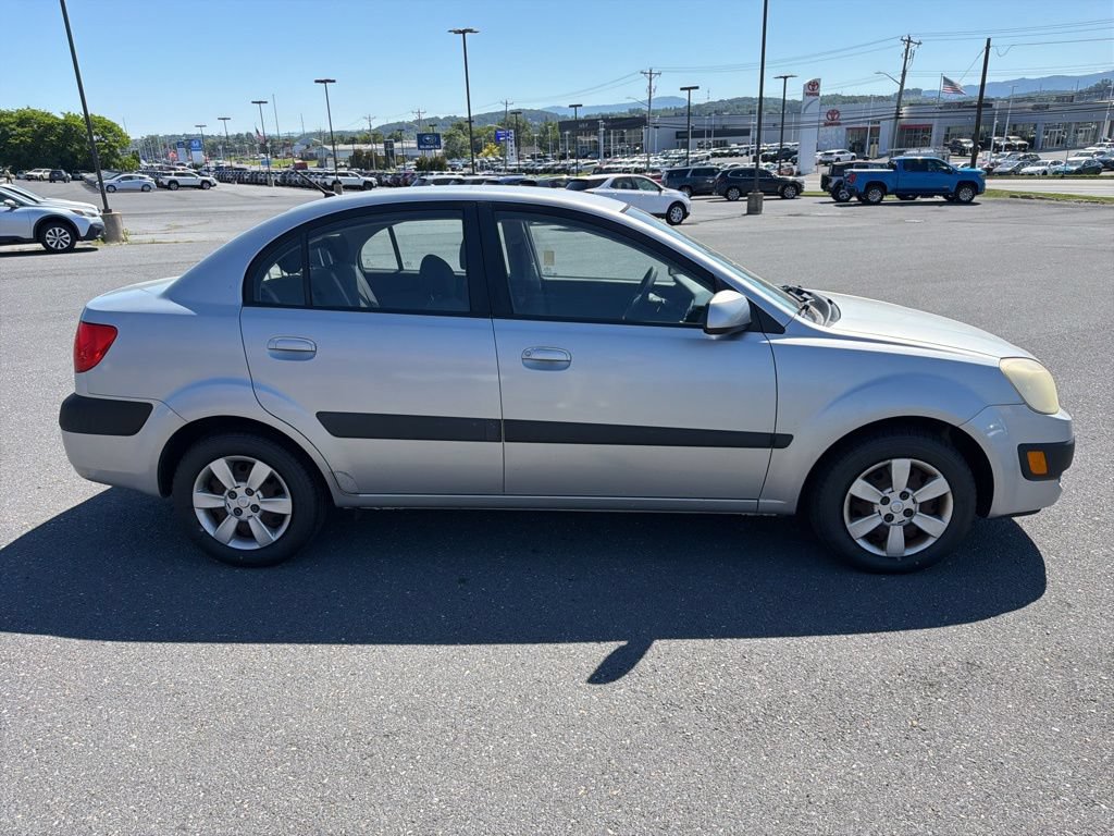 Used 2007 Kia Rio LX FWD image 6