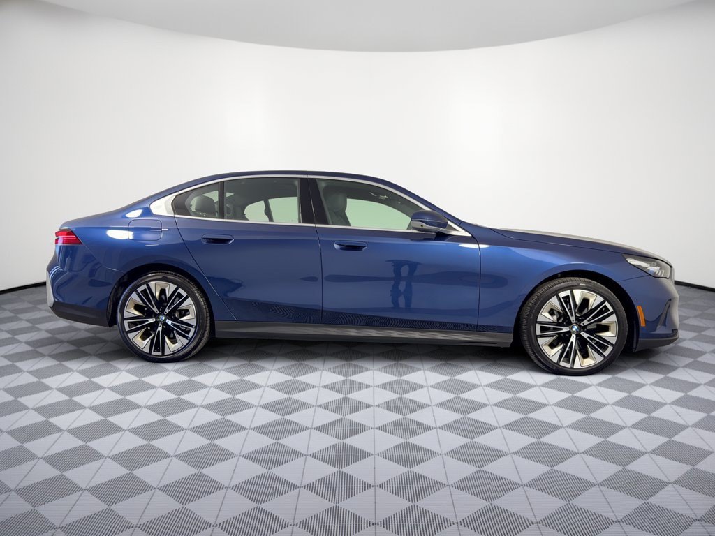 Used 2026 BMW 530i RWD image 8
