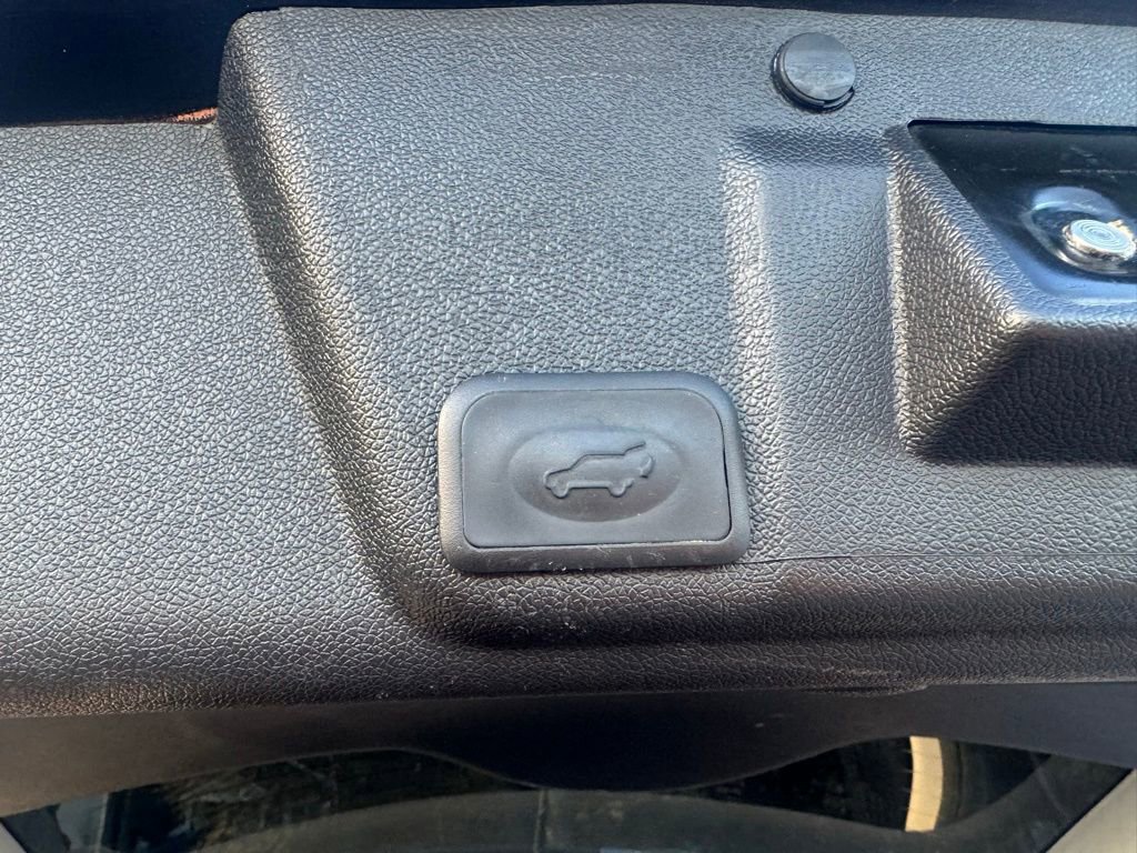 Used 2017 Buick Enclave Leather image 6