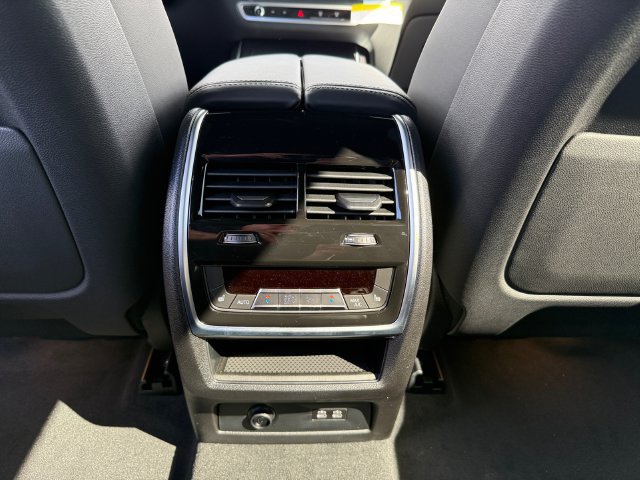 New 2027 BMW X7 M60i AWD/4WD image 20