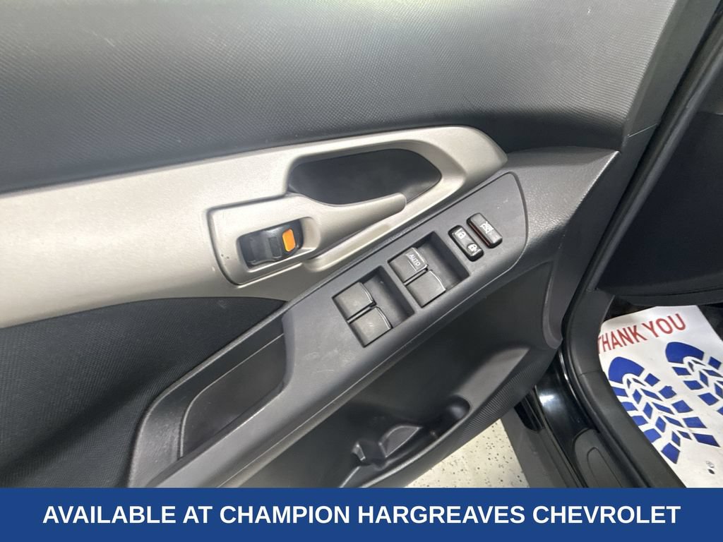 Used 2009 Pontiac Vibe w/ Sun And Sound Package FWD image 31